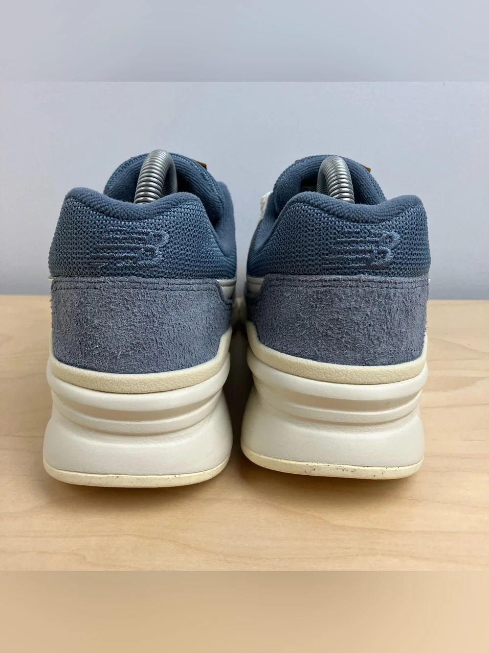 New Balance Men’s Size 8.0 D 997H Light Blue White Suede Athletic Shoes NWOT